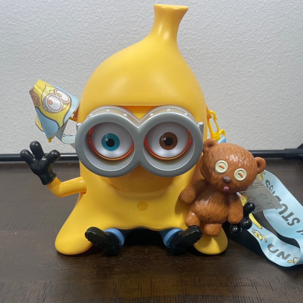 Universal Studios Minion Bob Banana Popcorn Bucket with Tim Bear Lanyard USJ NEW - Picture 1 of 3
